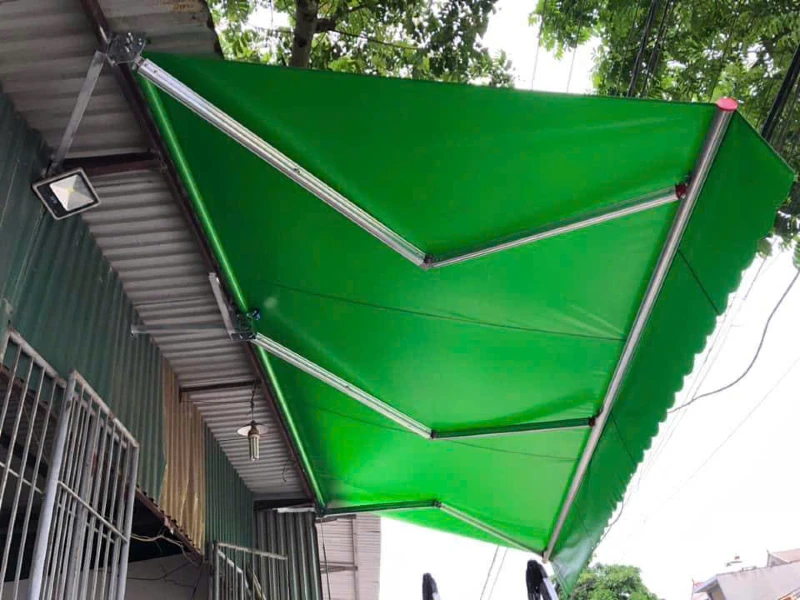 Mái hiên tay quay màu xanh lá