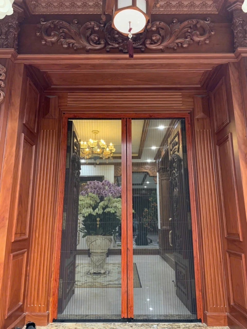 Cửa lưới chống muỗi xếp gọn màu vân gỗ