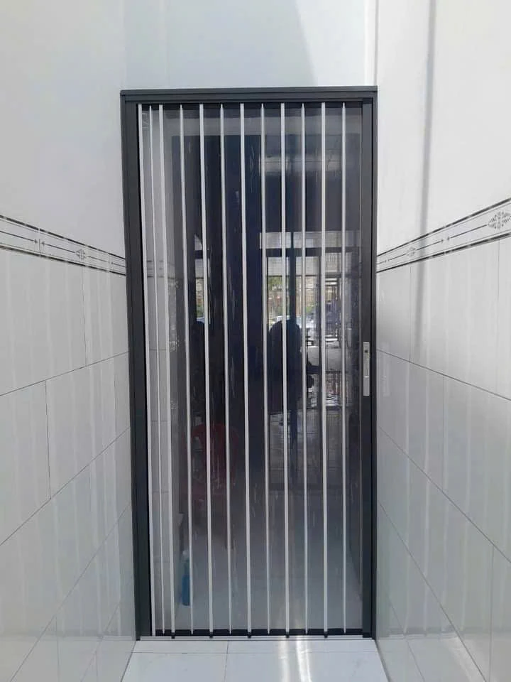 Cửa xếp lá nhựa trong suốt cho nhà tắm