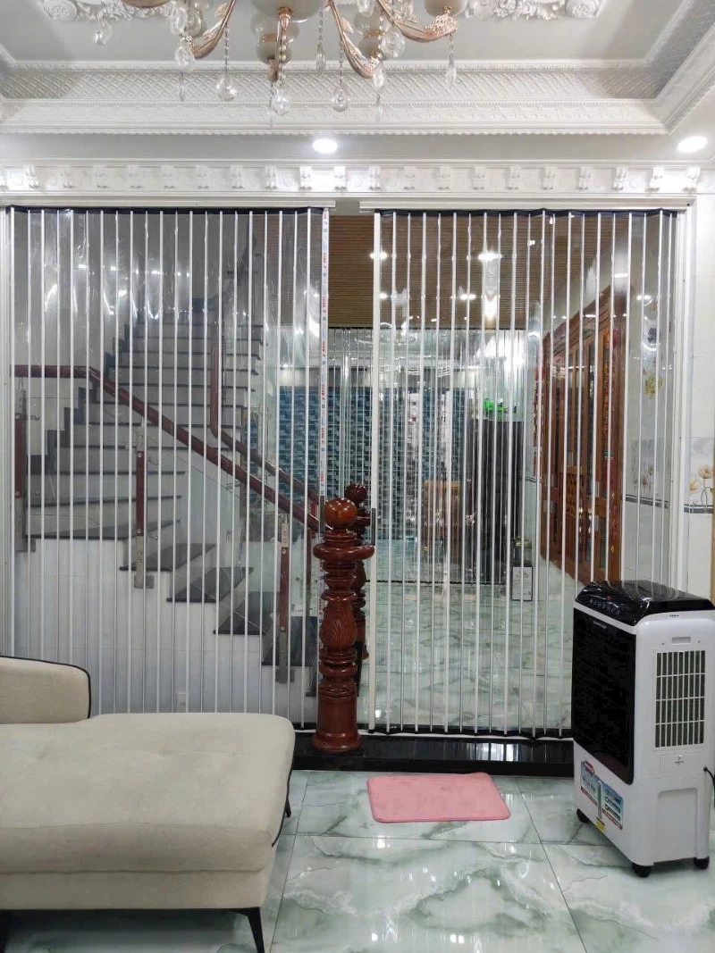 Cửa xếp lá nhựa trong suốt cho phòng khách