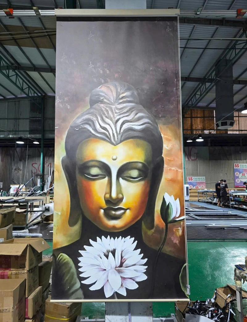 Rèm cuốn in tranh phật thích ca mâu ni và hoa sen