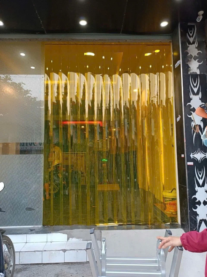 Rèm nhựa PVC vàng trong suốt
