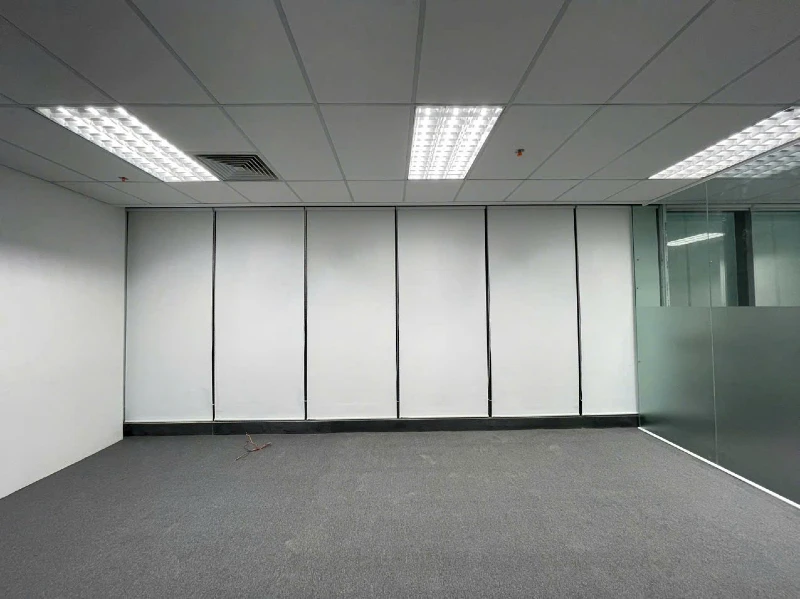 Rèm sáo cuốn màu ghi cho văn phòng