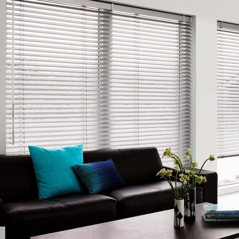 Rèm sáo nhôm trắng mờ hiện đại