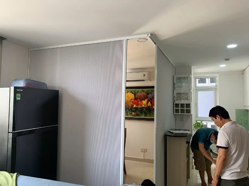 Vách tổ ong chữ L ngăn phòng ăn